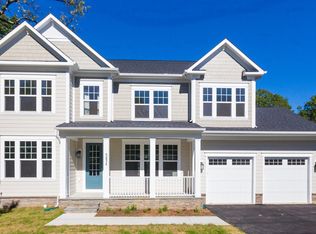 5834 Valley View Dr, Alexandria, VA 22310