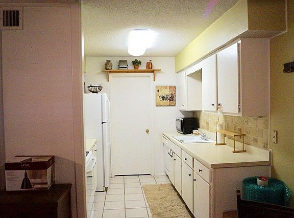 5th image of 1475 Brittany Ln APT 16