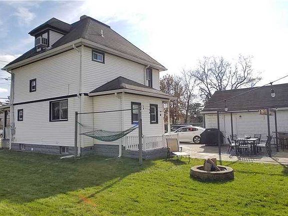 2nd image of 35 Hempstead Ave
