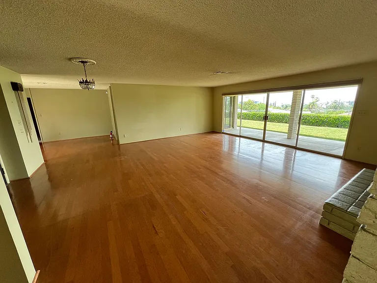 25120 Huron St — Photo 5