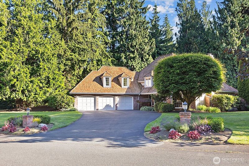 4th image of 6807 214th Avenue NE