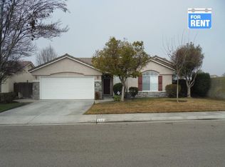 1002 W North Star Dr, Hanford, CA