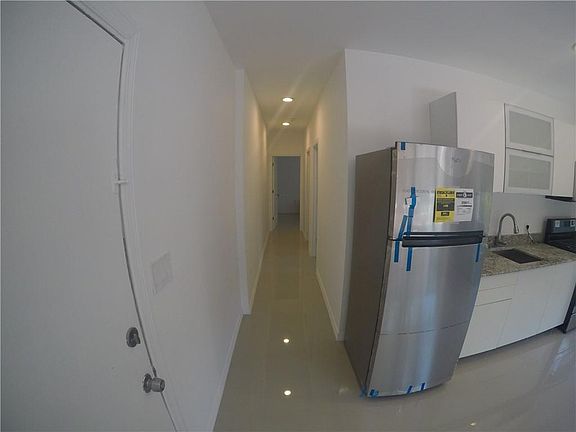 5th image of 1611 Michigan Ave APT 2
