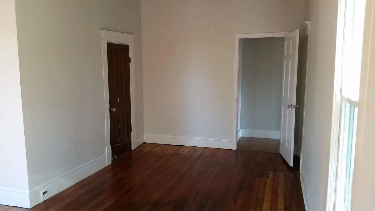 1912 Vine Street — Photo 3