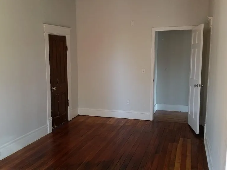 1912 Vine St — Photo 5