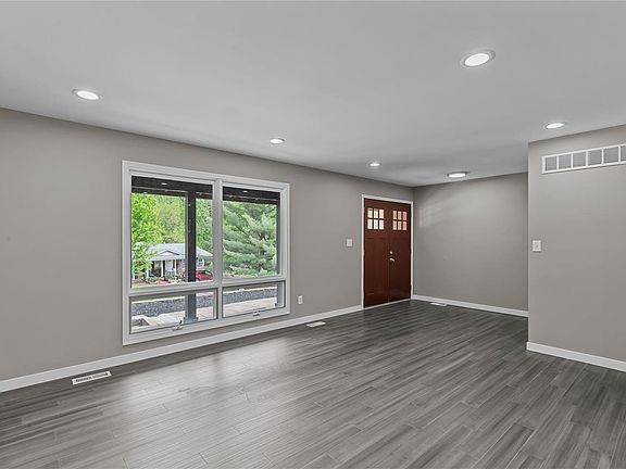 3rd image of 5040 Wolverton Dr