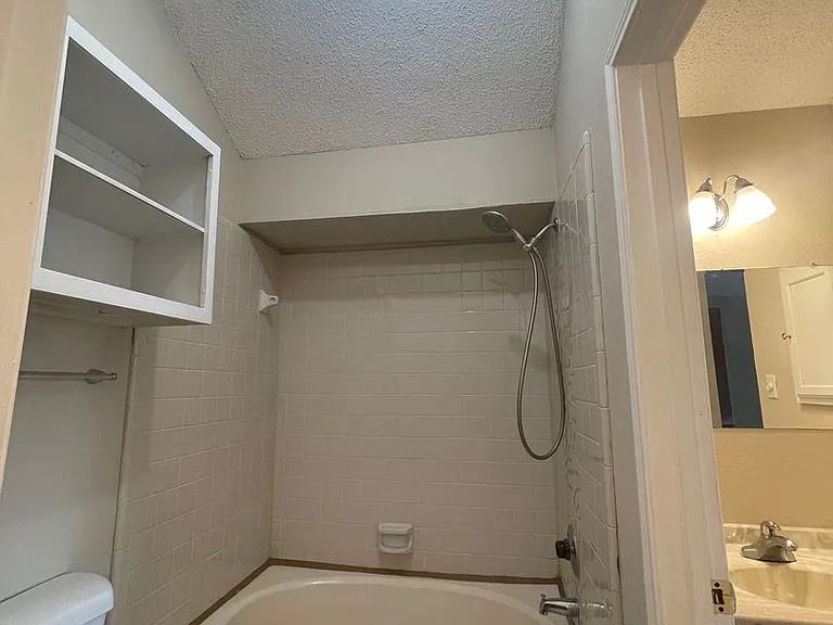 5516 Stone Meadow Ln — Photo 9