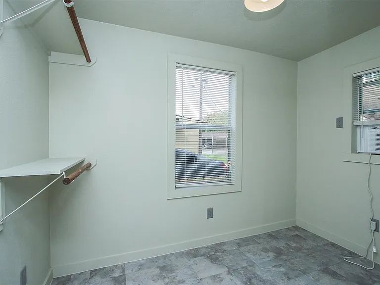 505 E 32nd St #1 — Photo 12