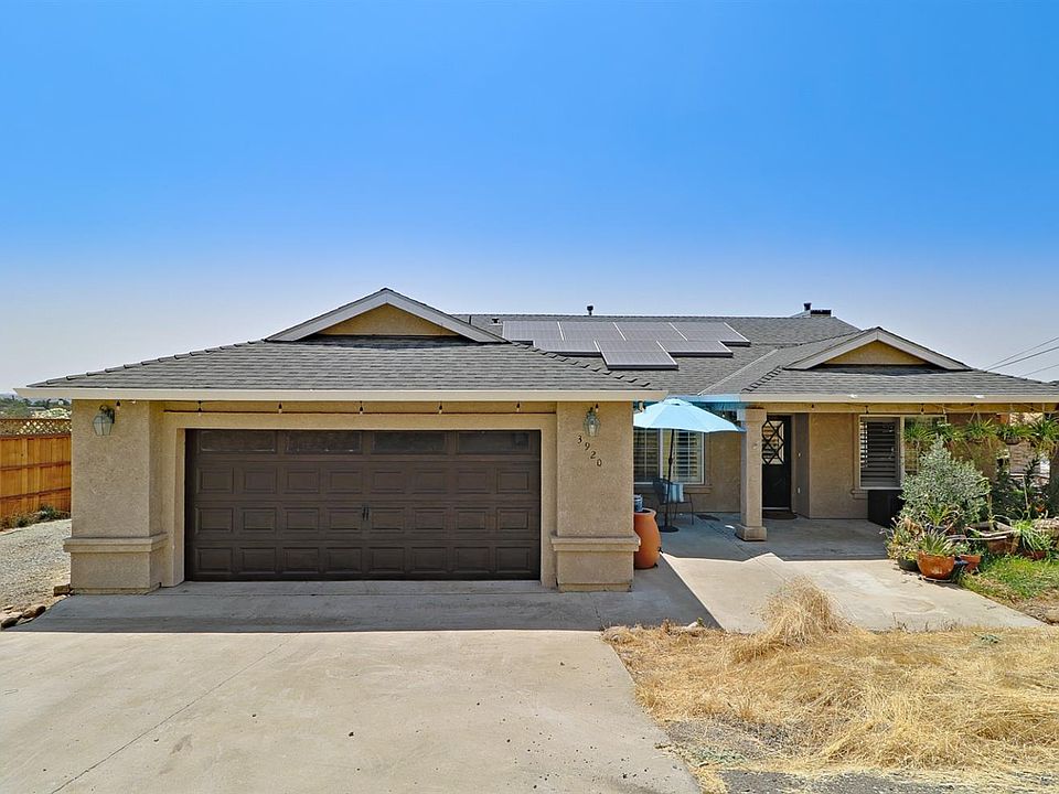 2nd image of 3920 Lakeview Dr