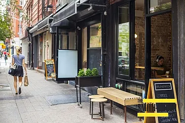 Rented by R New York