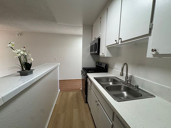 4th image of 6736 Cleon Ave #4556