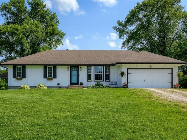 22107 E 298th St, Harrisonville, MO 64701