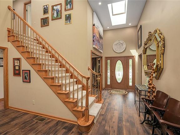 5th image of 1550 Scenic Ln