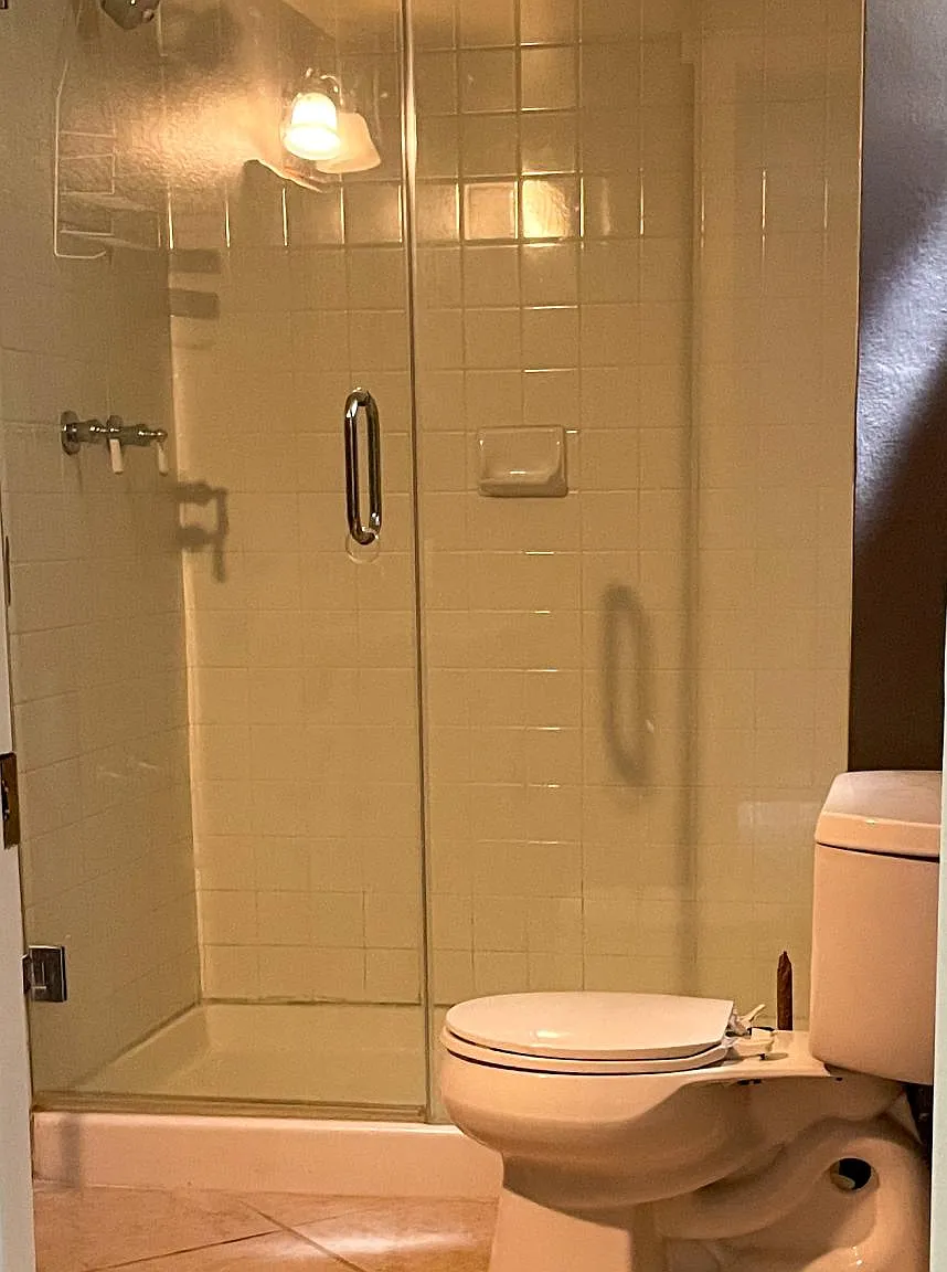 327 Emerald Dr — Photo 2