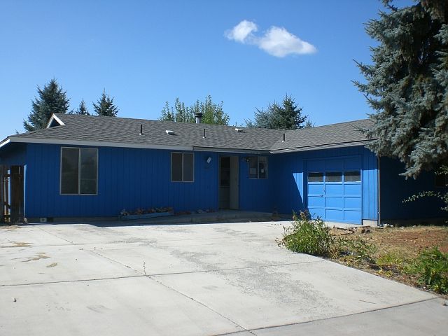 1st image of 1210 SE 6th St