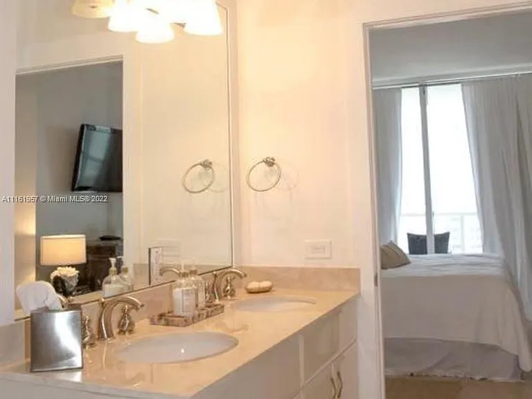 6365 Collins Ave #2409 — Photo 10