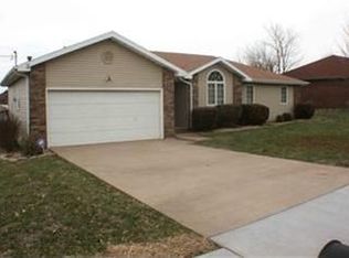 1321 E Stoneridge Dr, Springfield, MO 65803