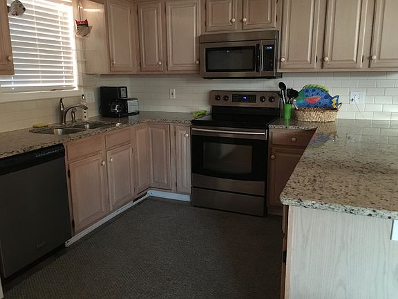2nd image of 25 Leland St