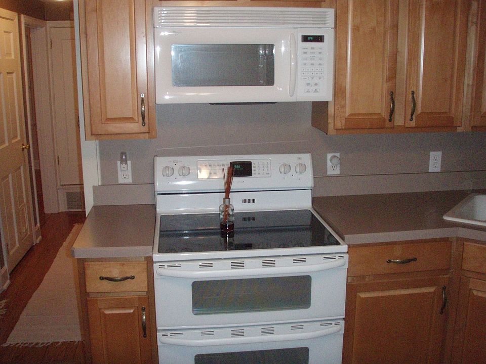 2nd image of 41 Hyde St