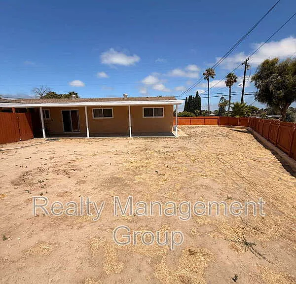 98 E Palomar St — Photo 21