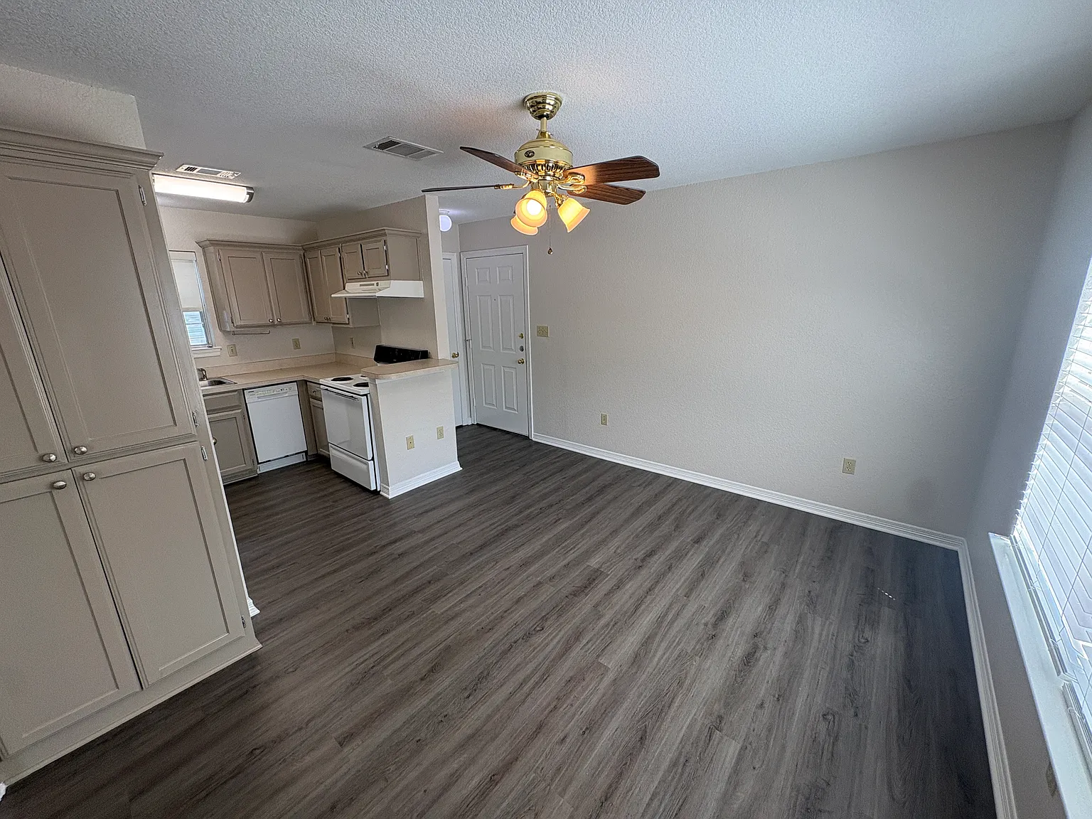 1 bed, 540 sqft, $975 — Photo 4