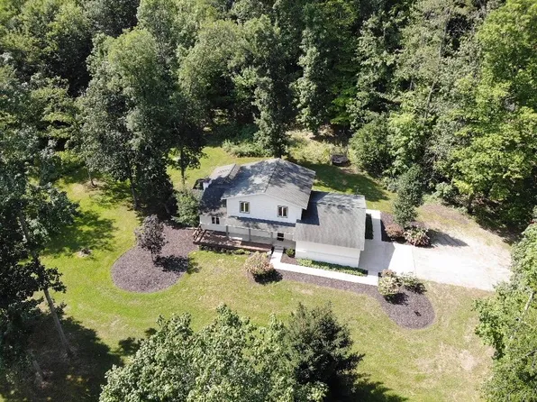 2198 Trillium Ln NW, Grand Rapids, MI 49534