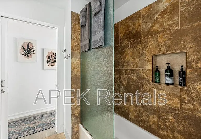 2184 E Powell Rd — Photo 24