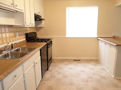 1st image of 5920 Chatham Ct