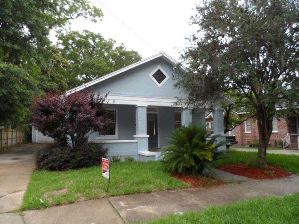 1st image of 3893 Herschel St
