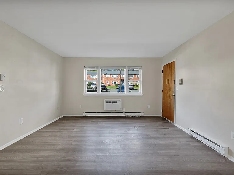 1 Parkside Ct #17 — Photo 10