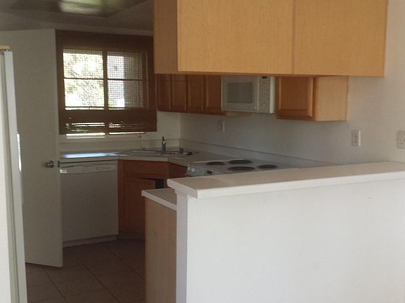 2nd image of 4863 Bella Pacific Row