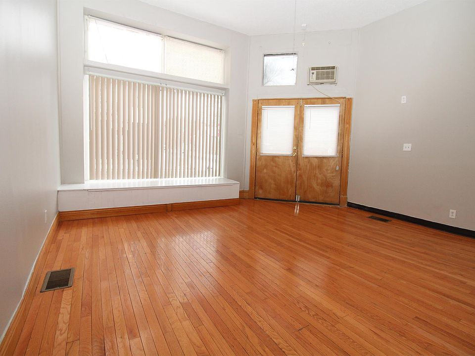 1st image of 2700 Chippewa St APT 1E