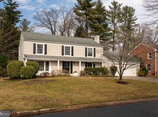 10914 Candlelight Ln, Potomac, MD 20854