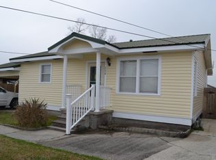 208 N Oak St, Lockport, LA 70374