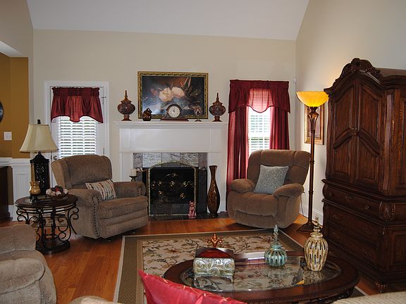 3rd image of 5048 Timberline Ln