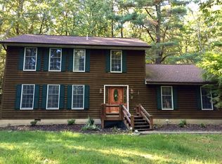 160 Cobble Creek Dr, Tannersville, PA 18372