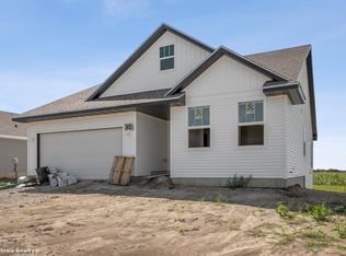 809 37th St SW, Bondurant, IA 50035