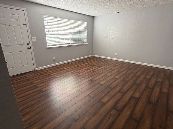 2nd image of 1279 Stanford Dr