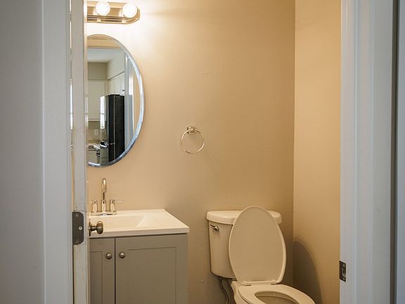 4th image of 2103 Green Tree Rd #5