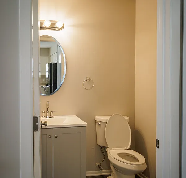 2103 Green Tree Rd #4 — Photo 4