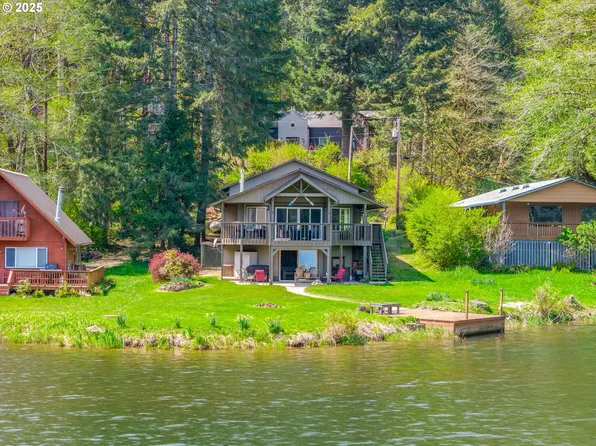 71472 N Shore Dr, Clatskanie, OR 97016