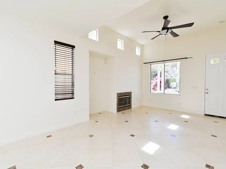 5742 E Bottlebrush Dr — Photo 5