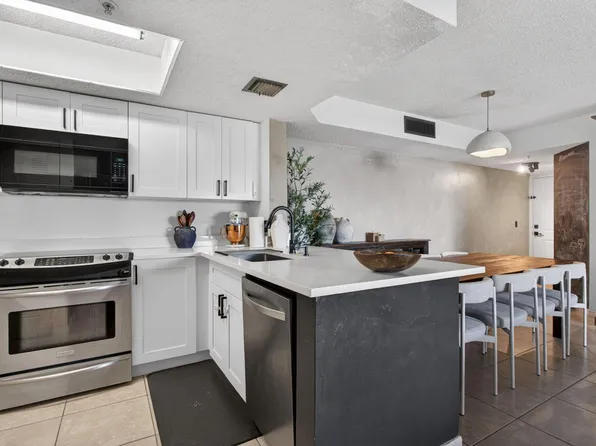 5011 Wiles Road #104, Coconut Creek, FL 33073