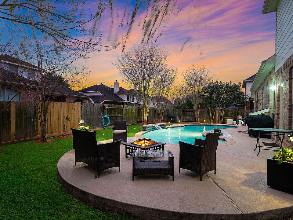 1st image of 22103 Skyridge Ln