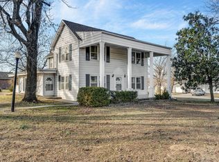 1115 S Locust St, Buffalo, MO 65622