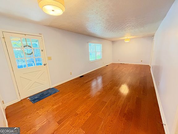 5th image of 2064 Leatherleaf Ct SW