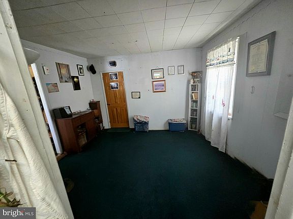 3rd image of 47 Gainscott Ln
