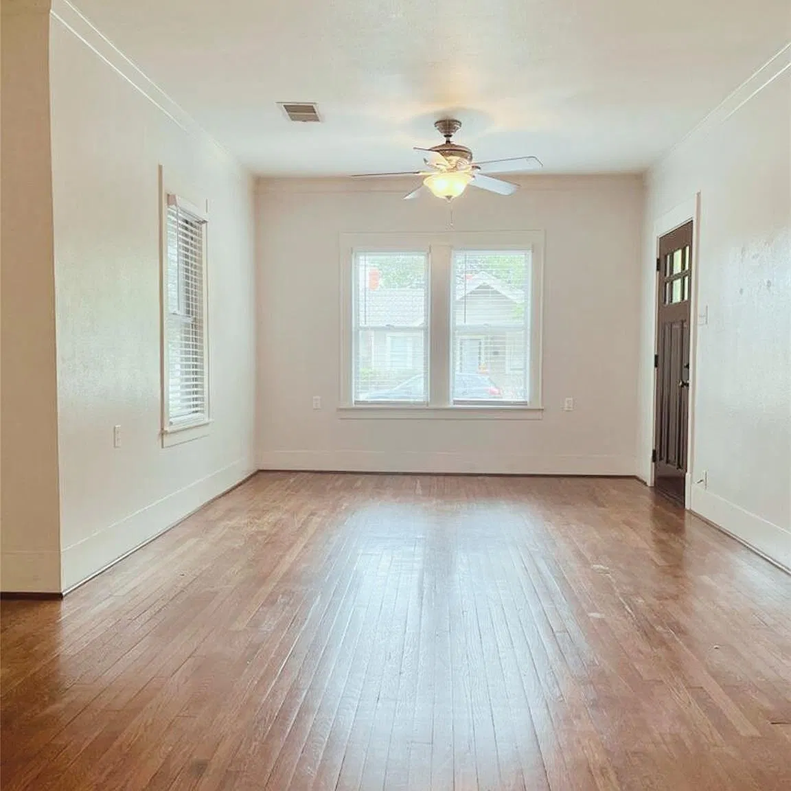 2 bed, 1.0 bath, 912 sqft, $2,600 — Photo 3