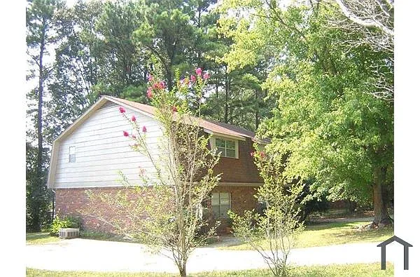 Building Photo - 8228 Glenwoods Dr