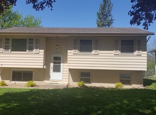 2927 Russell Dr NE, Cedar Rapids, IA 52402